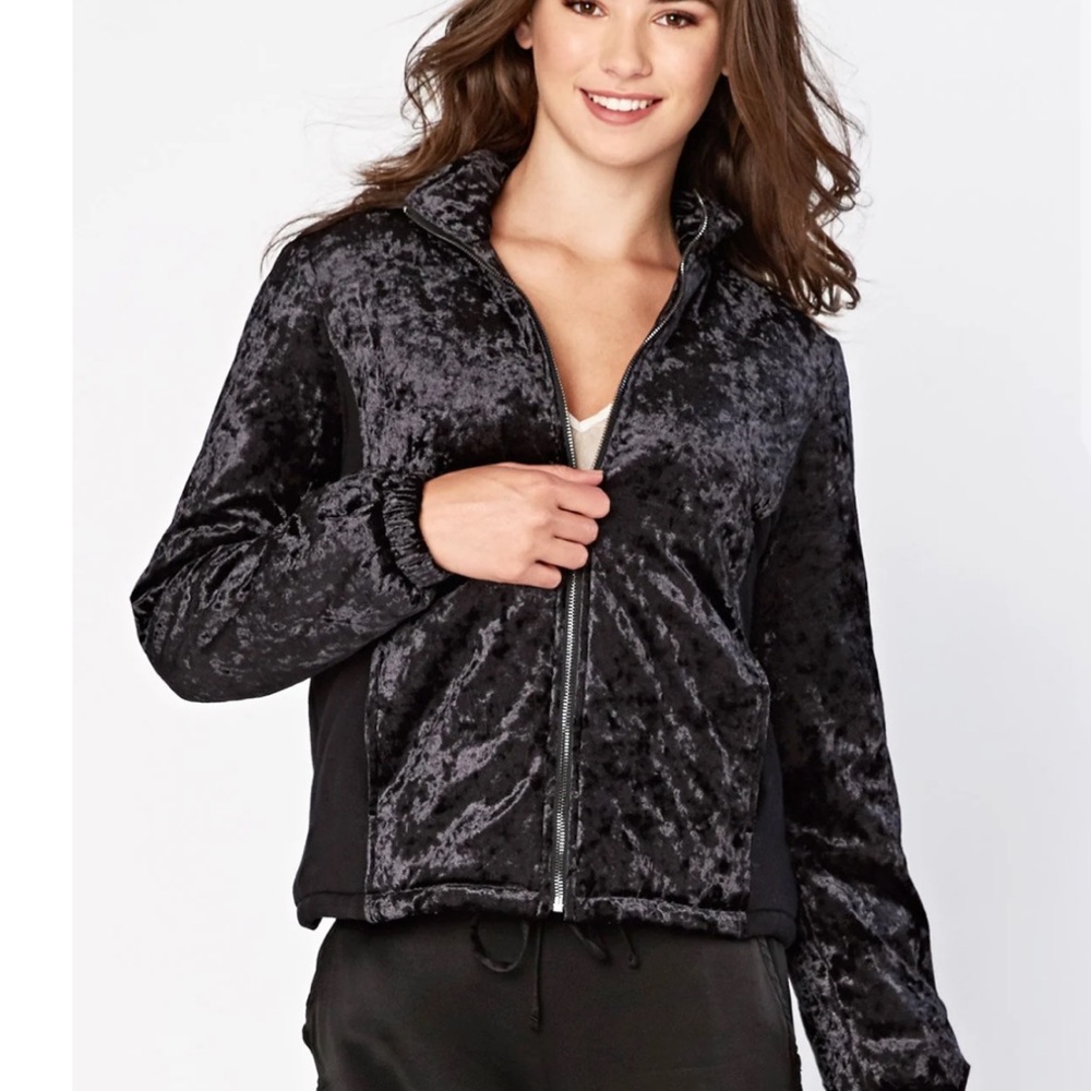XCVI Puffa Jacket Women's Black Velvet Jacket Pockets Size Medium Full Zip